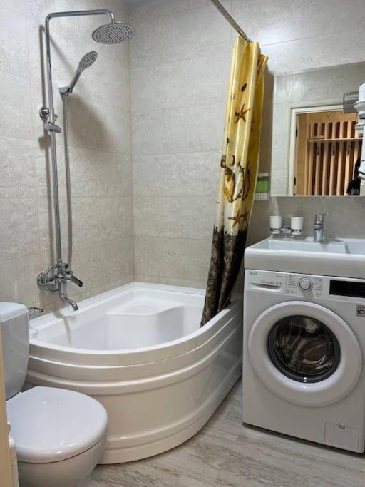 Miracle Apartment Самарканд Екстериор снимка